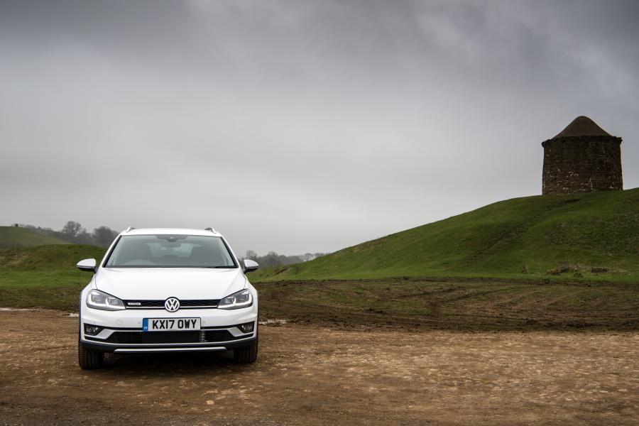 Volkswagen Golf Alltrack 2017 года  (UK) (фото 29 из 33)